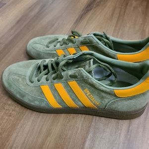 Adidas Spezial green and orange soccer football indoor shoes